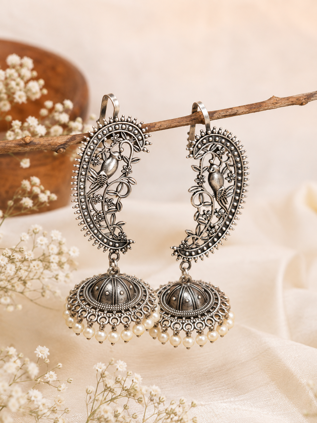 Idhika Earcuff Earring