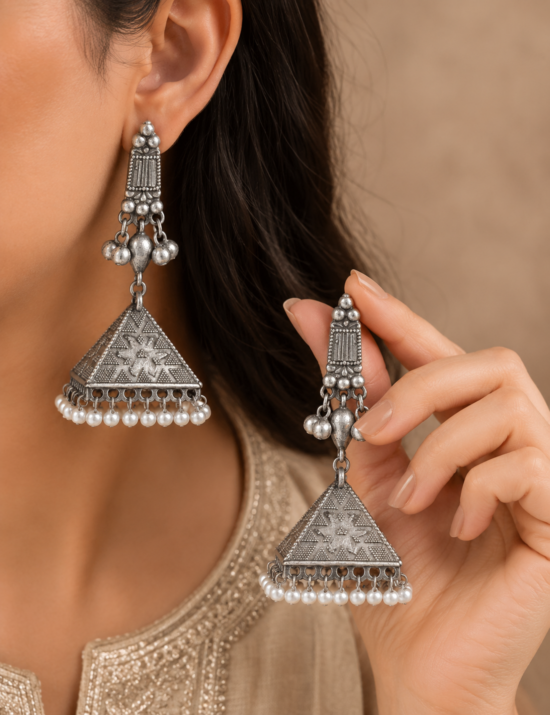 Siya Jhumka Earrings