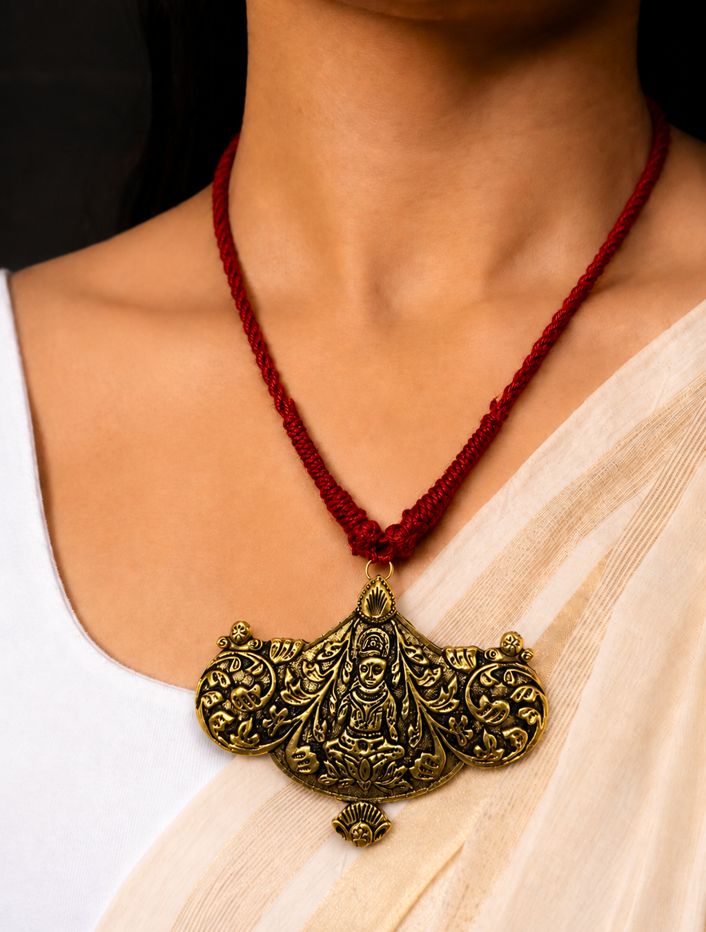 Devi Thread Pendant Neclace