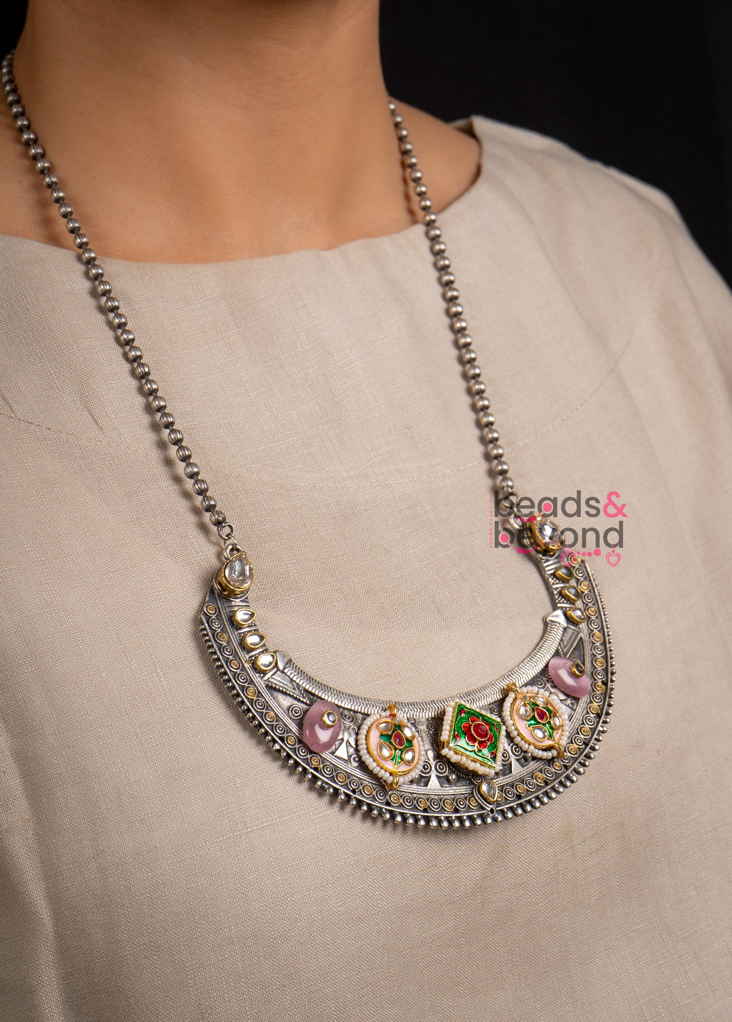 Kissat Long Necklace