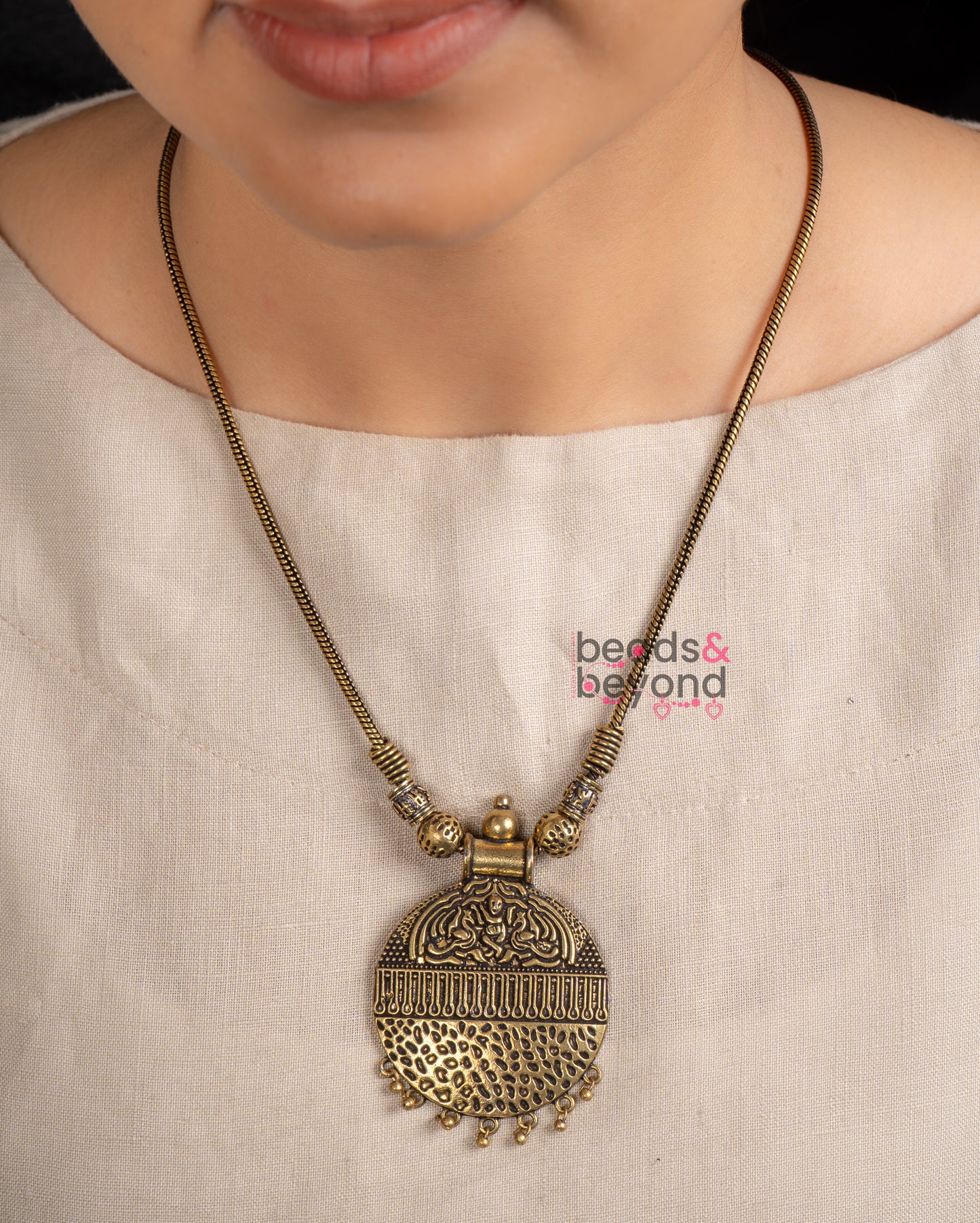 Maghi Pendant Necklace
