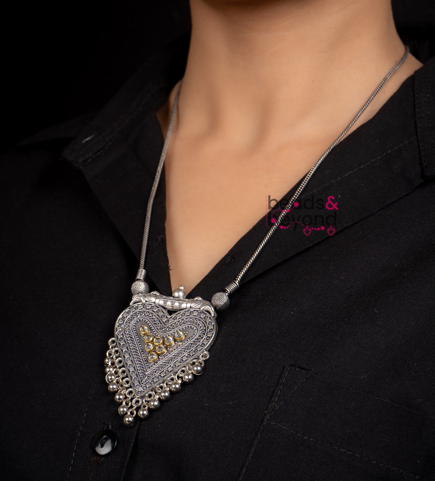 Noori Pendant Necklace