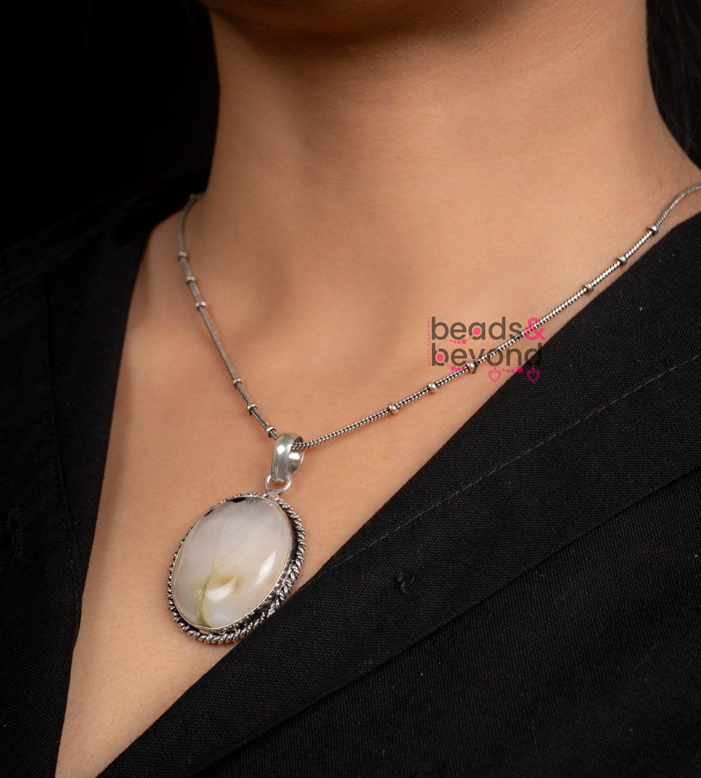 Nayan Pendant Necklace