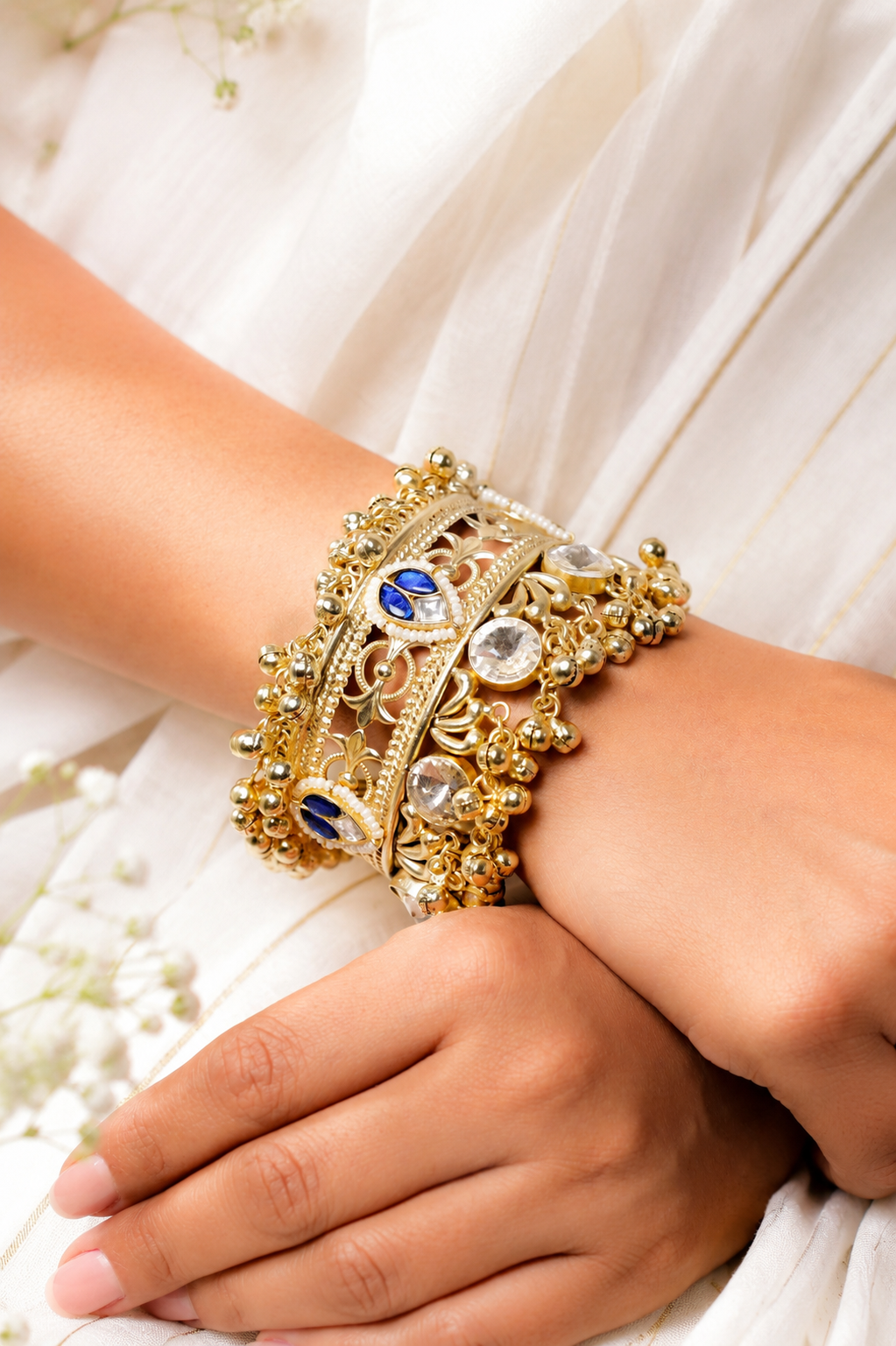 Dana Kada/Handcuff