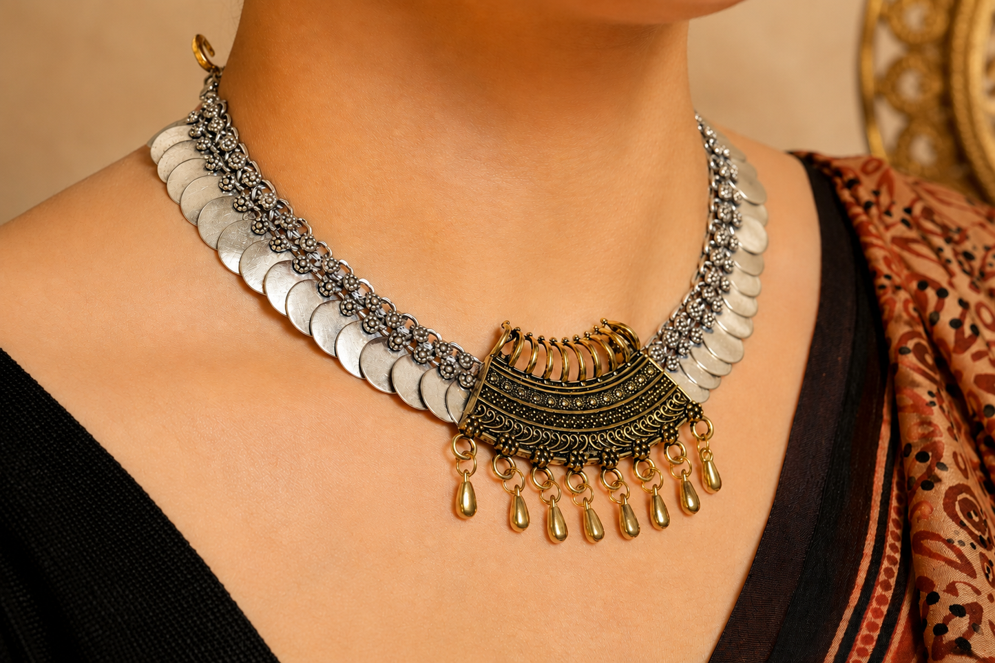 Nehir Choker Necklace