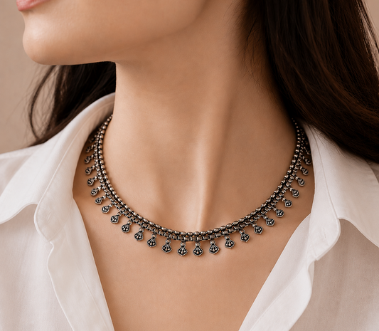 Arna Necklace