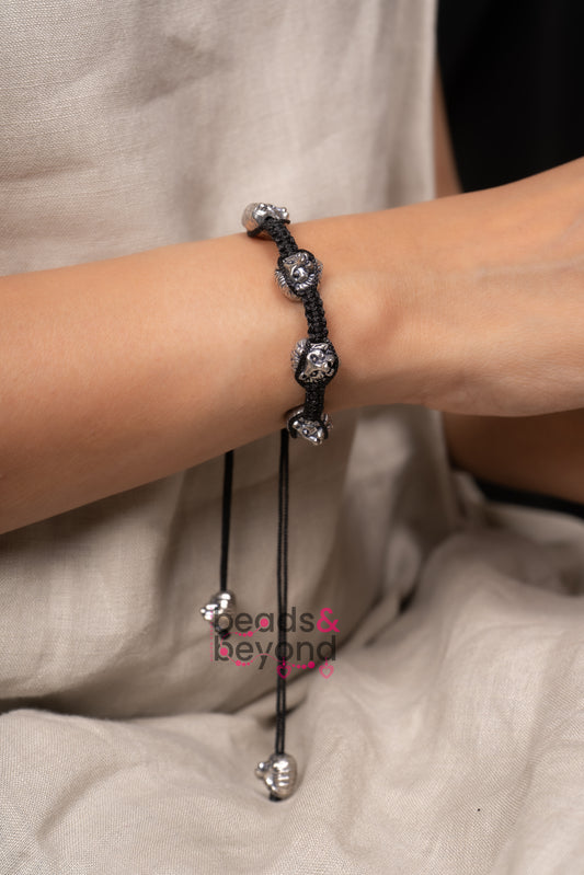 Sher Thread Bracelet