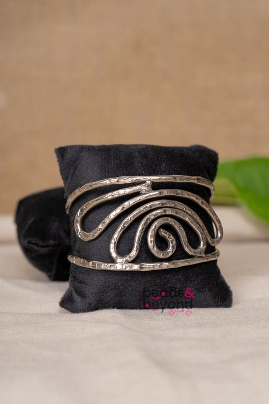 IIlyat Handcuff Kada