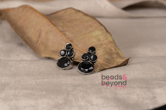 Riyat Stud Earrings - 2 colors