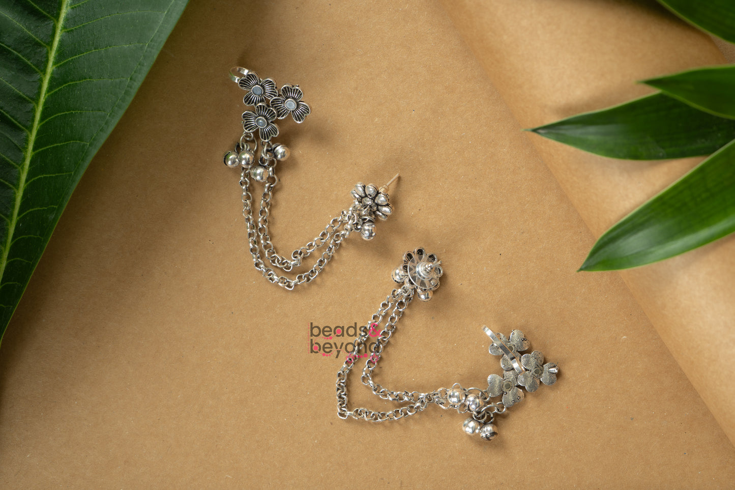 Nithaya Earcuff earring
