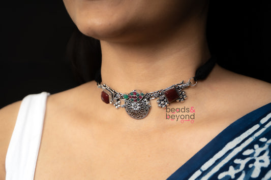 Nuyati Choker Necklace