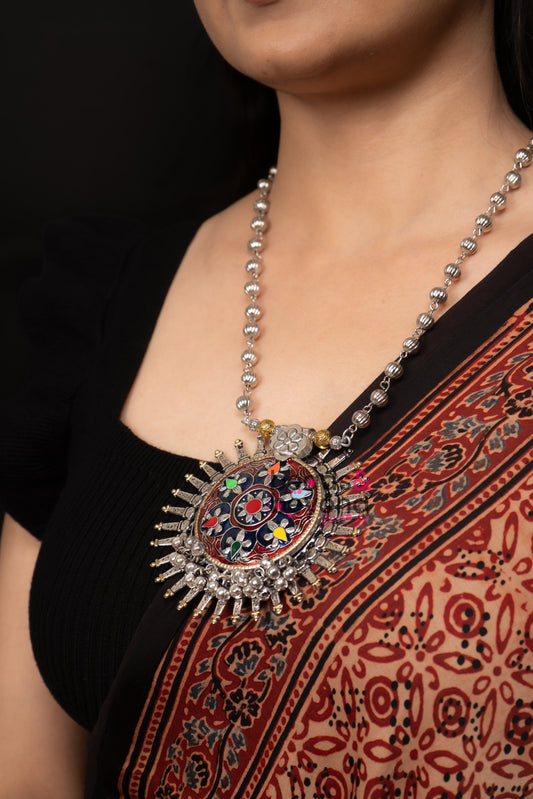 Harinta Long Necklace