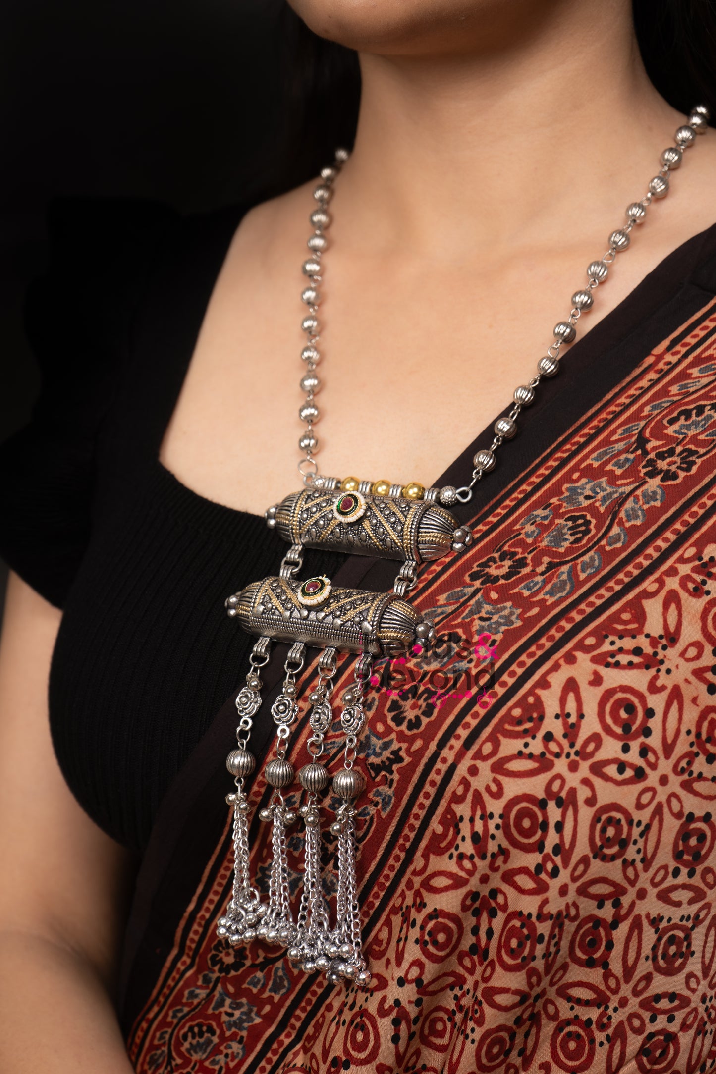 Dolki Long necklace with Earrings