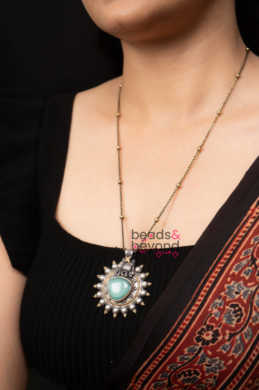 Dual Tone Floral Pendant Necklace