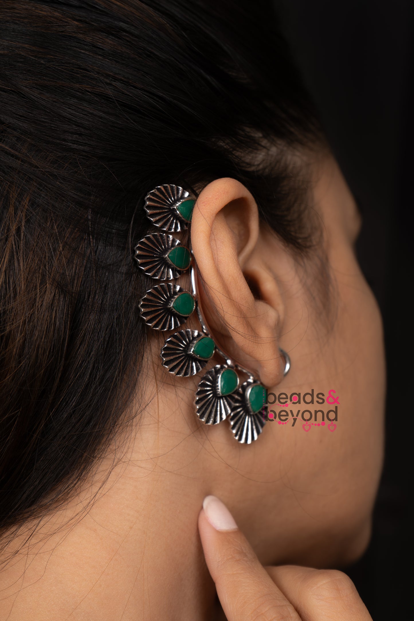 Oviya Earcuff Earrings