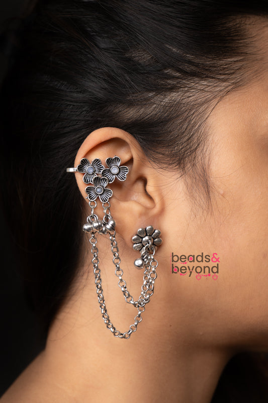 Nithaya Earcuff earring