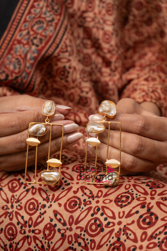 Mother of Pearl Dangler Earring