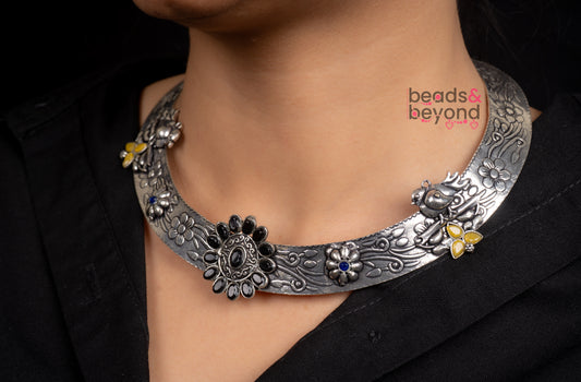 Casual  Hasli Necklace