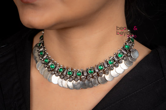 Prasine Necklace with Earrings
