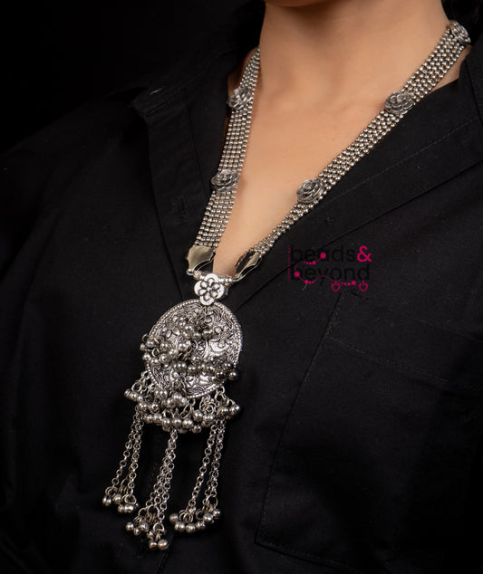 Carvi Necklace