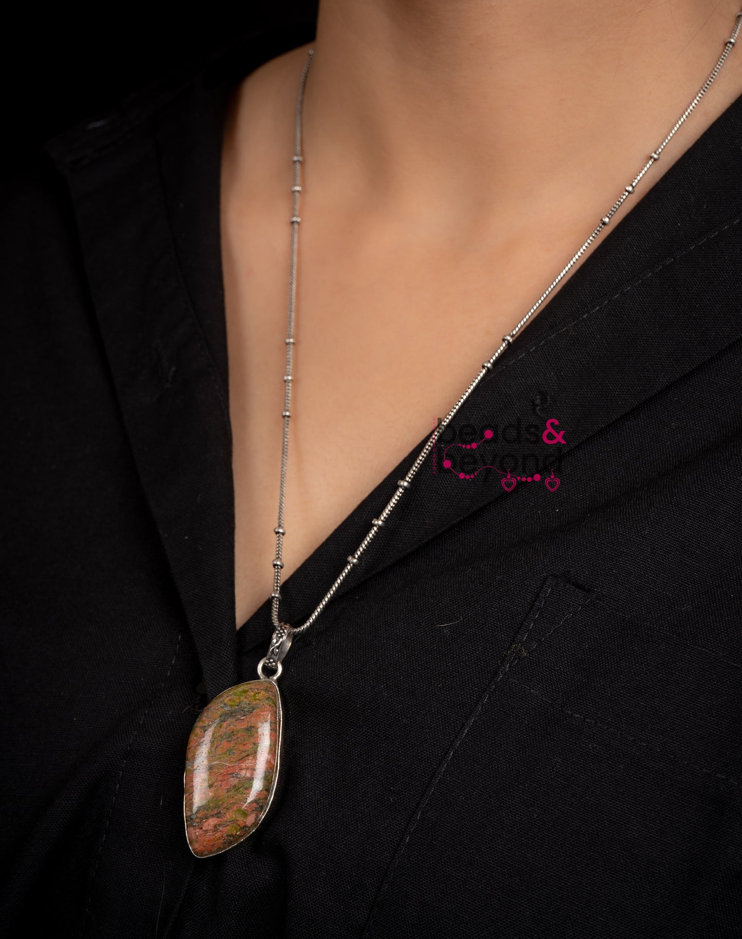 Neral Pendant Necklace
