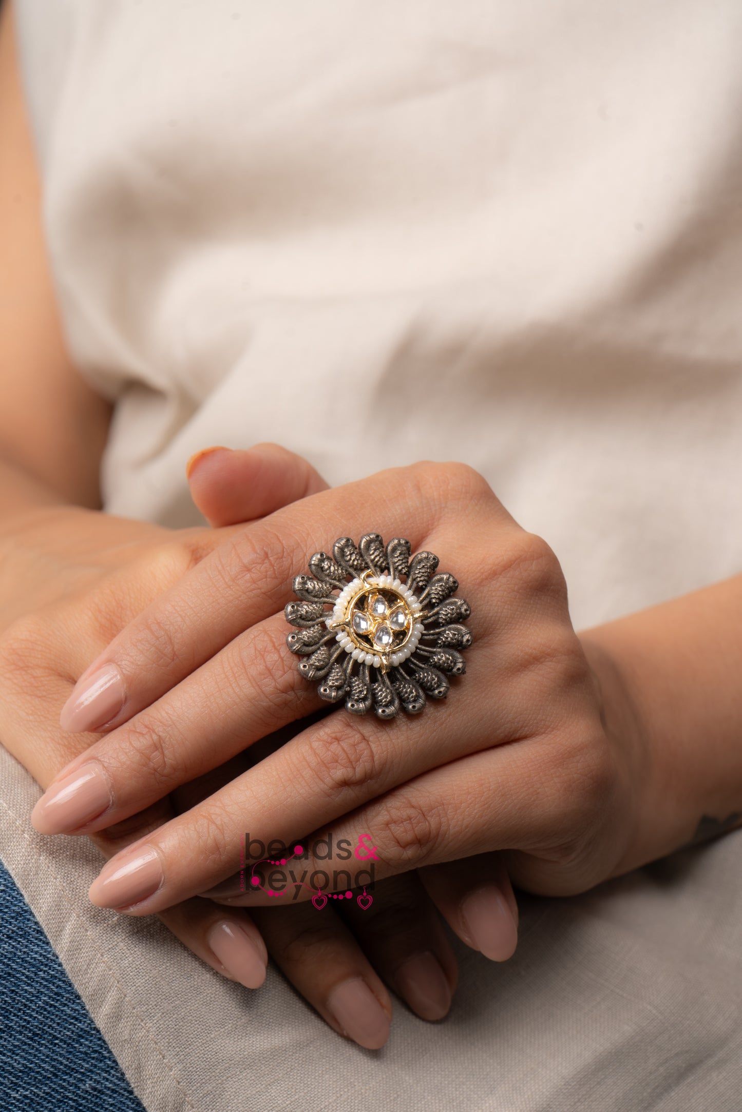 Mora Ring